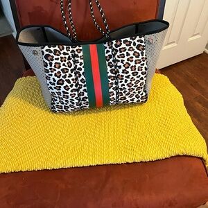 Stylish Leopard Print Tote Bag